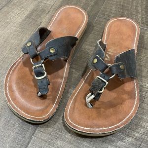 Kinos leather size 7 sandal